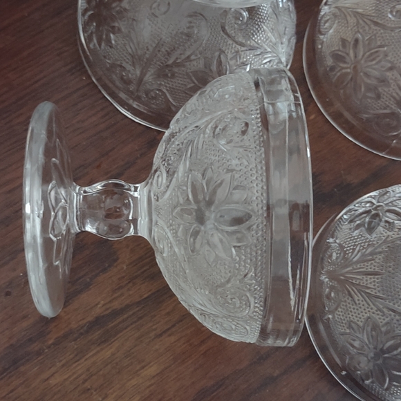 Set of 8 Indiana Glass Tiara Sandwich clear glass small bowls - Picture 5 of 6